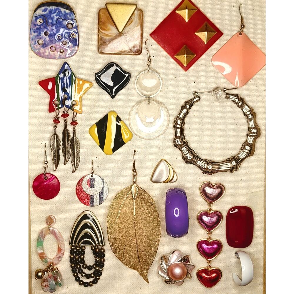 WELCOME TO THE 80s REVIVAL!  20 PAIRS OF RETRO FASHION EARRINGS